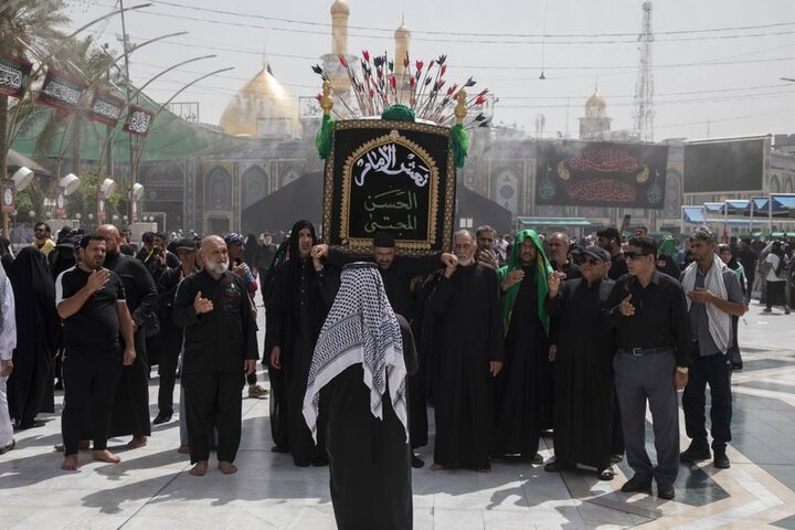 تشييع النعش الرمزي للإمام الحسن (عليه السلام) في كربلاء المقدسة