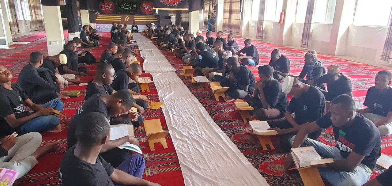 Majlis ya Kuhitimisha Kisomo cha Qur’an Tukufu kwa ajili ya kumrehemu Sheikh Abdullah Khamis Yafanyika Katika Chuo cha Jamiatu Al-Mustafa(s)- Tanzania