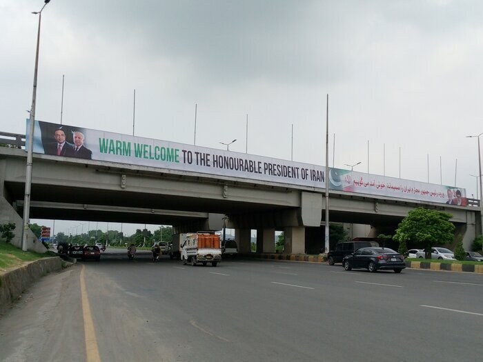 Islamabad decorated with pictures of Imam Khamenei, President Pezeshkian (+Photos)