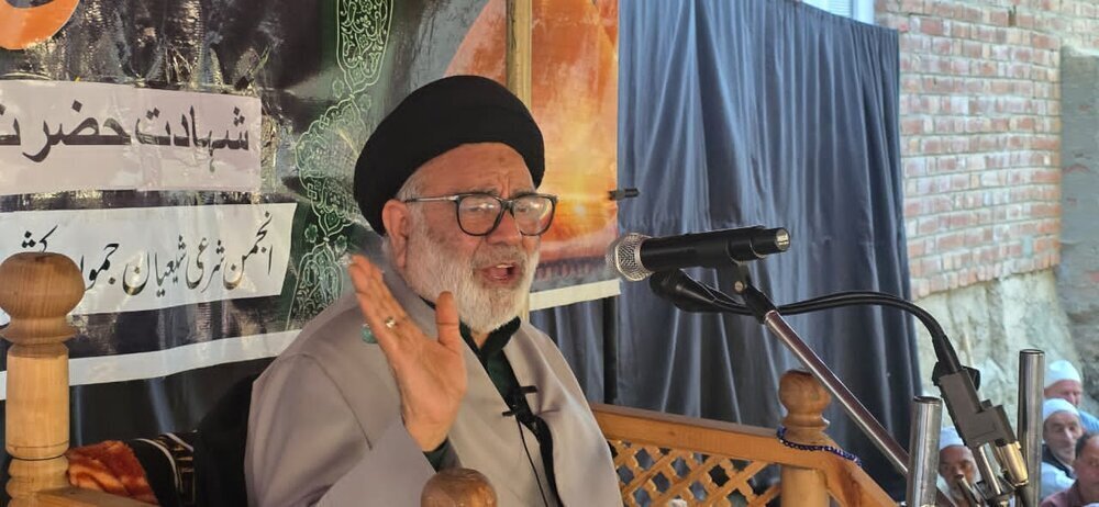 Kashmiri Shia cleric condemns Indian media for insulting Iran’s Supreme Leader