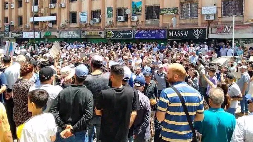 Mass protests erupt in southern Syria over massacres of Alawites, Israeli interference