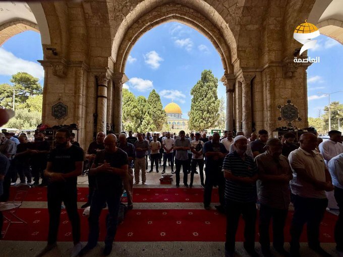 40,000 worshippers pray at Al-Aqsa despite Israeli restrictions