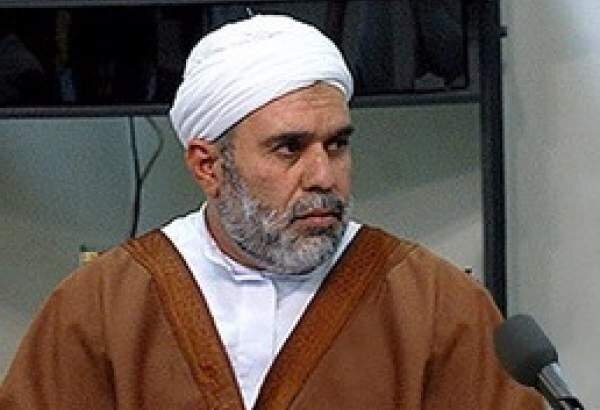 Sunni Cleric Following the Supreme Leader Thwarts Zionist Conspiracies