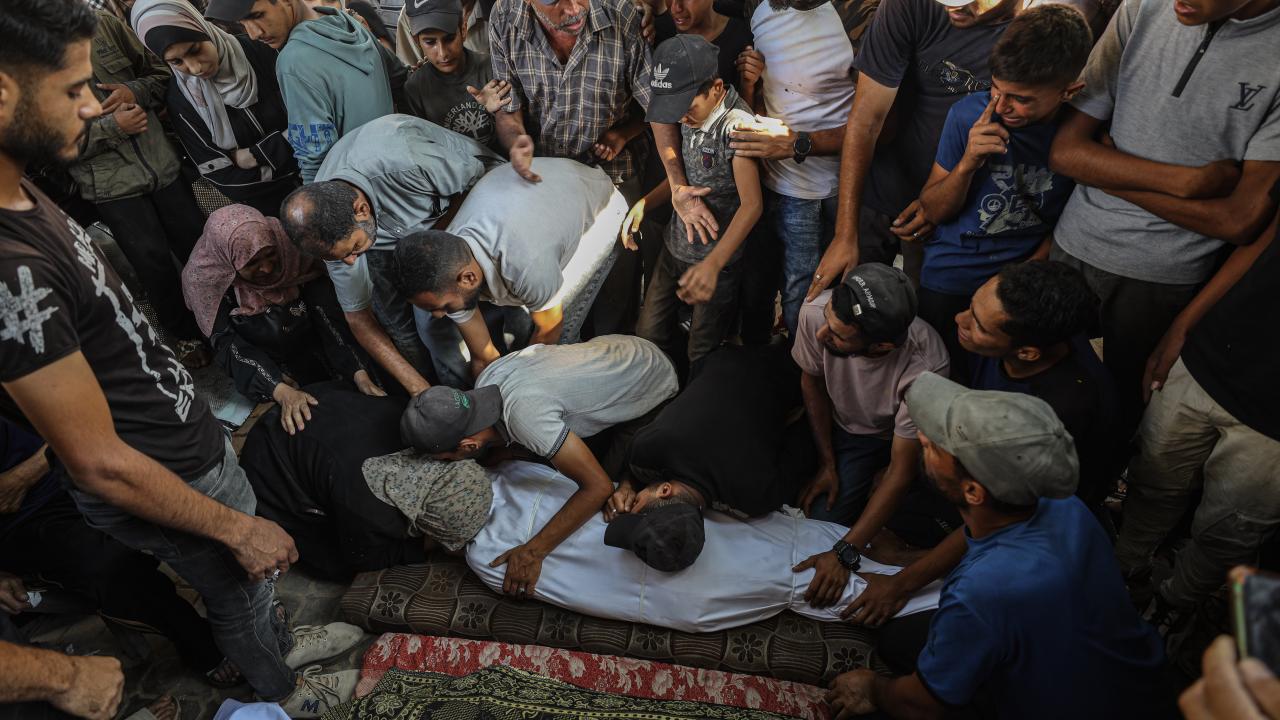 شهادت چندین فلسطینی در حمله رژیم صهیونی به صف توزیع غذا + تصاویر