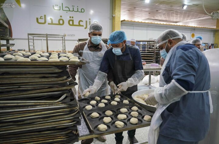 تقرير مصور/ معمل أفران العتبة العلويّة يستهلك 5 أطنان من الطحين يوميا لضيافة زوار الأربعين