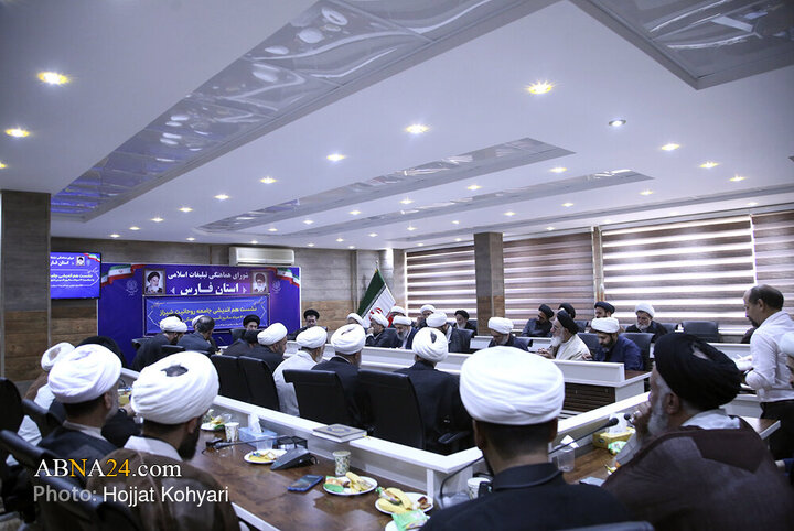 نشست هم اندیشی جامعه روحانیت شیراز