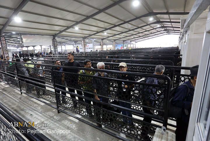 Foto / Mihran Kapısında Ziyaretçilerin Atmosferi