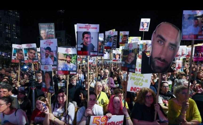 Video: Thousands of Anti-Netanyahu protesters gather in streets of Tel Aviv