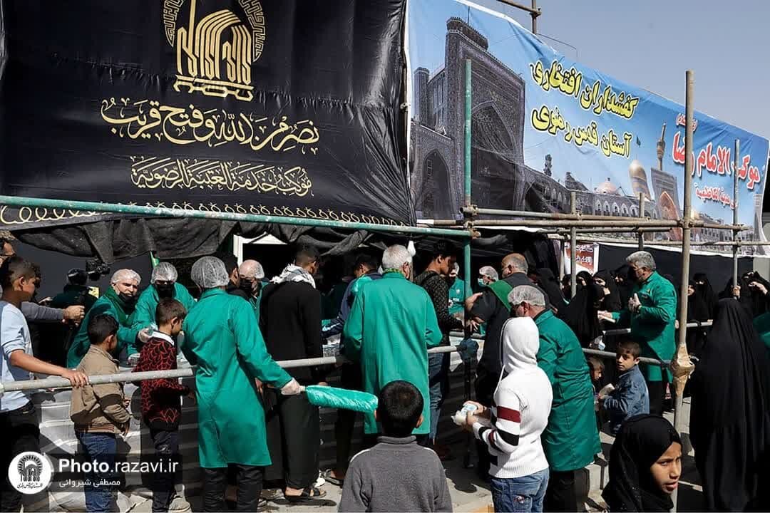 ویدیو | فعالیت آشپزخانه آستان قدس رضوی در مرز مهران