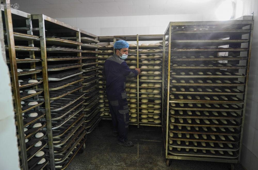 ویدیو | پخت روزانه ۲۵ هزار نان در مرز مهران