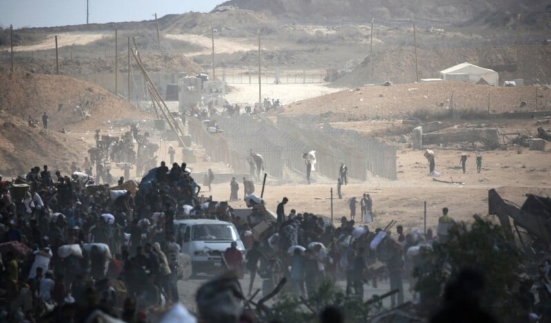 İsrail, Han Yunus'ta Filistin Kızılayı merkezini vurdu