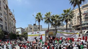 Cisjordanos se manifestam em apoio ao povo de Gaza