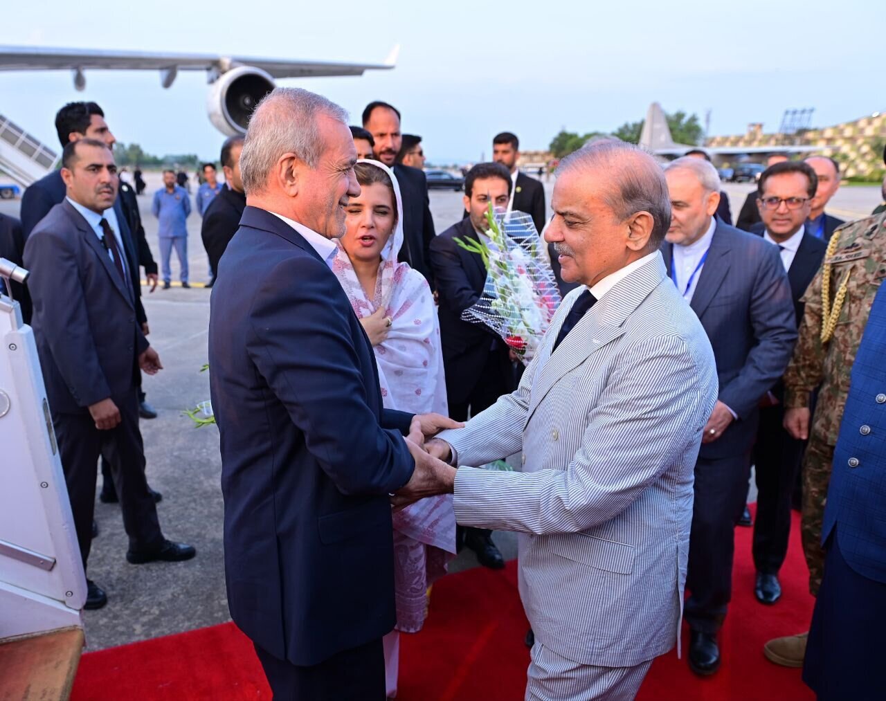 Report: Pezeshkian’s Pakistan Visit a New Window to Closer Strategic Ties