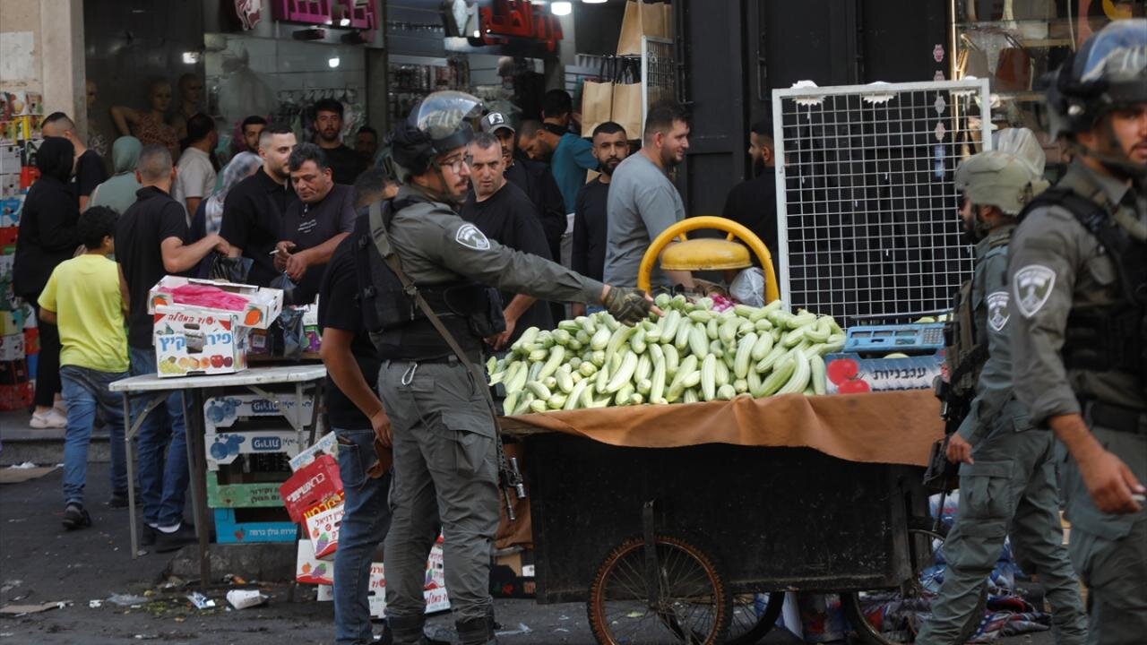 ارتش اسرائیل بازارهای الخلیل را تعطیل کرد + عکس