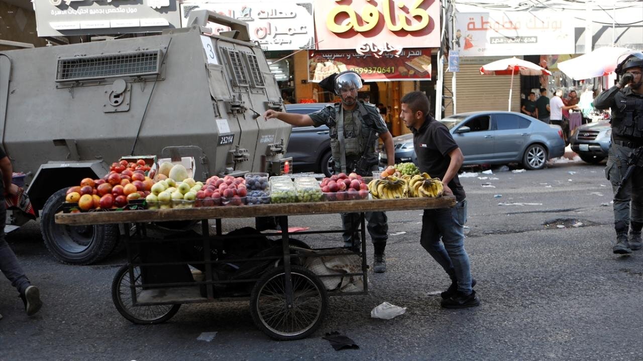 ارتش اسرائیل بازارهای الخلیل را تعطیل کرد + عکس