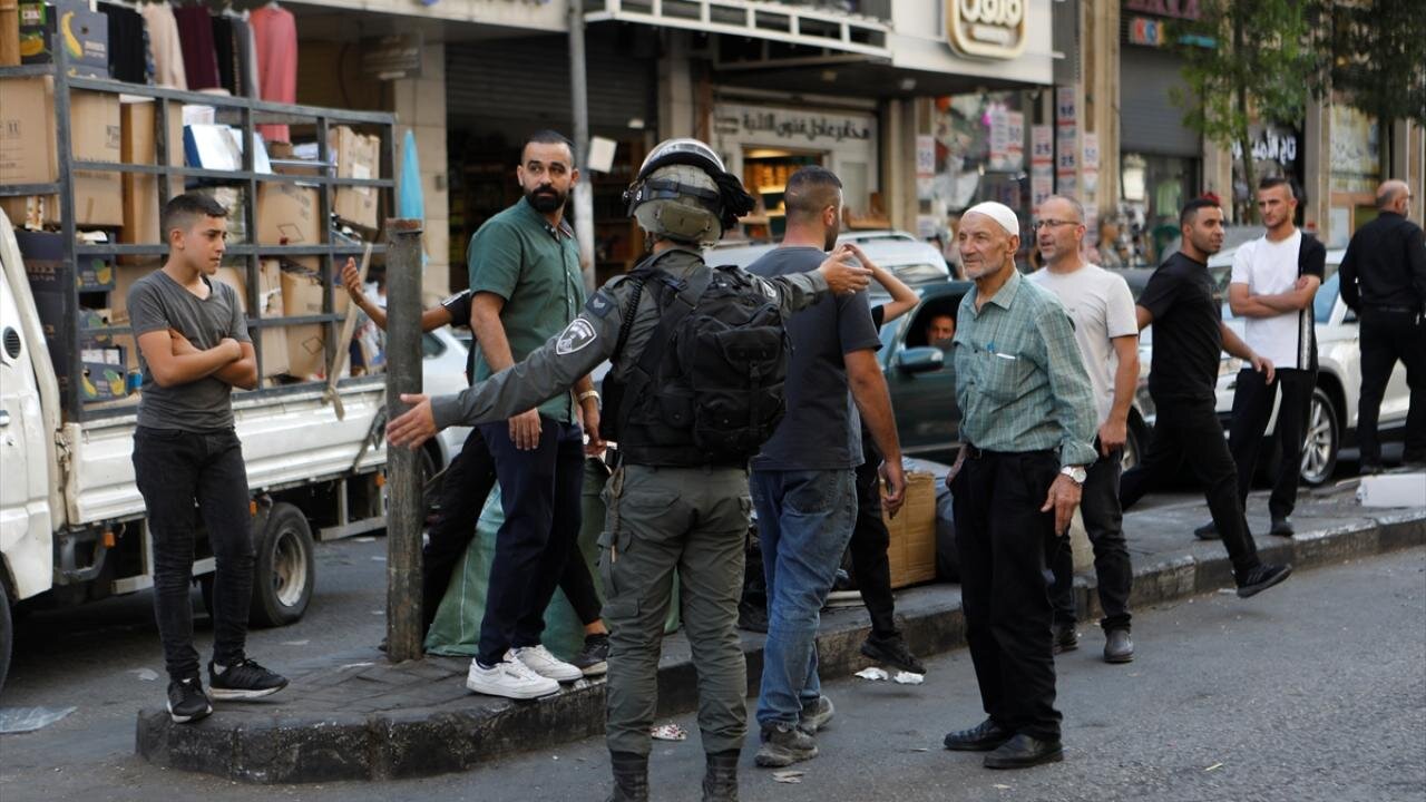 ارتش اسرائیل بازارهای الخلیل را تعطیل کرد + عکس