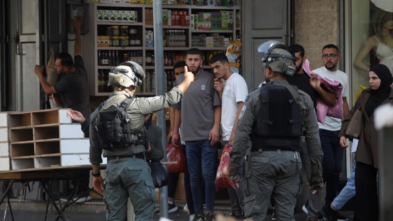 ارتش اسرائیل بازارهای الخلیل را تعطیل کرد + عکس