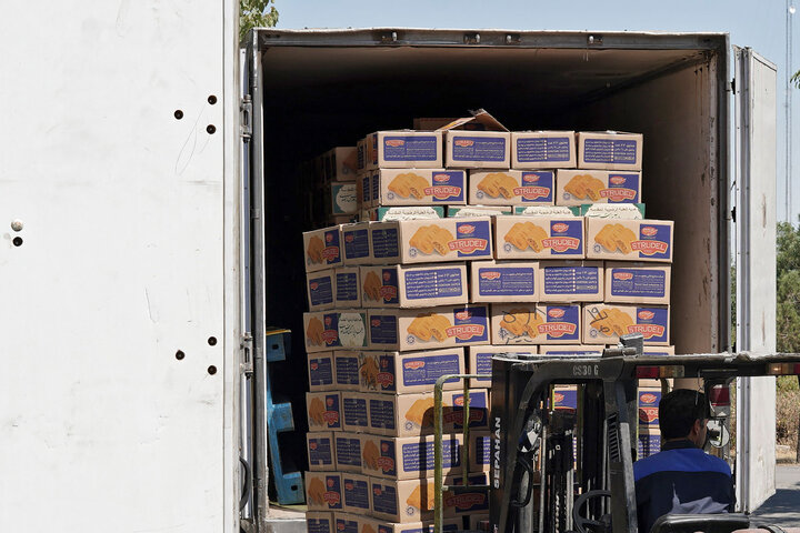 تقرير مصور/ إرسال 150 ألف سلة غذائية لزوار الأربعين