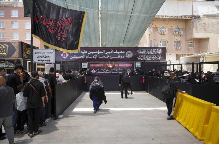 تقرير مصور/ هيأة الاستثمار في العتبة العلويّة المقدّسة يفتتح موقعًا خدميًّا ميدانيًّا لتوزيع الطعام لزائري الأربعين