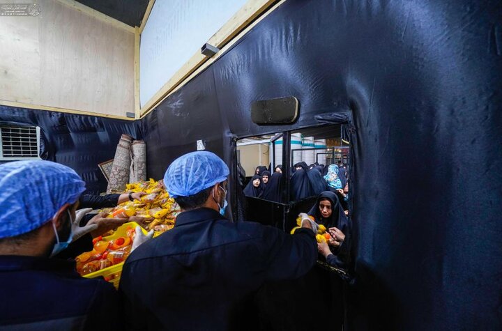 تقرير مصور/ مضيف العتبة العلويّة المقدّسة يقدّم خدمات مستمرّة لزائري أربعينية الإمام الحسين (ع)