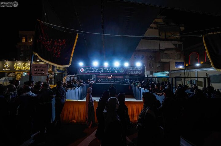 تقرير مصور/ مضيف العتبة العلويّة المقدّسة يقدّم خدمات مستمرّة لزائري أربعينية الإمام الحسين (ع)