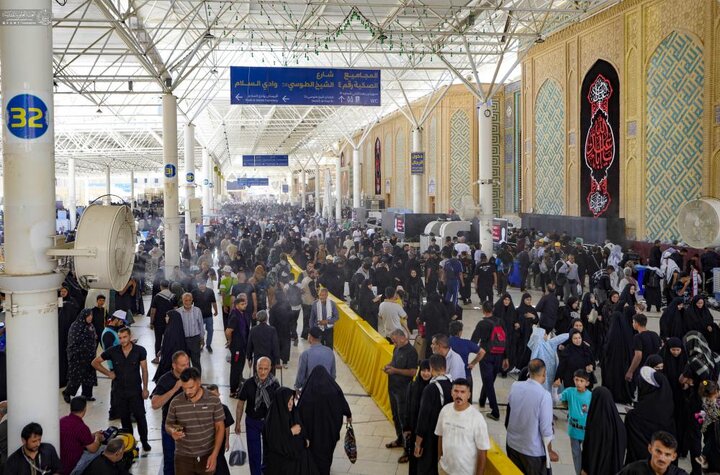 تقرير مصور/ مضيف العتبة العلويّة المقدّسة يقدّم خدمات مستمرّة لزائري أربعينية الإمام الحسين (ع)