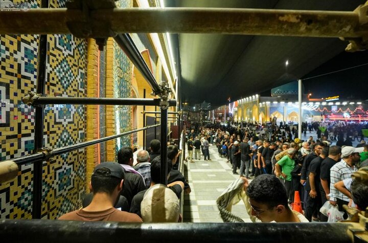 تقرير مصور/ مضيف العتبة العلويّة المقدّسة يقدّم خدمات مستمرّة لزائري أربعينية الإمام الحسين (ع)