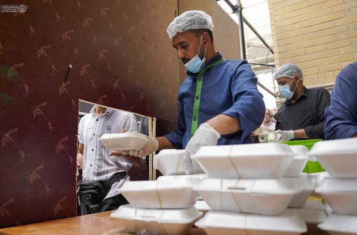 تقرير مصور/ مضيف العتبة العلويّة المقدّسة يقدّم خدمات مستمرّة لزائري أربعينية الإمام الحسين (ع)