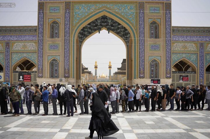 تقرير مصور/ مضيف العتبة العلويّة المقدّسة يقدّم خدمات مستمرّة لزائري أربعينية الإمام الحسين (ع)