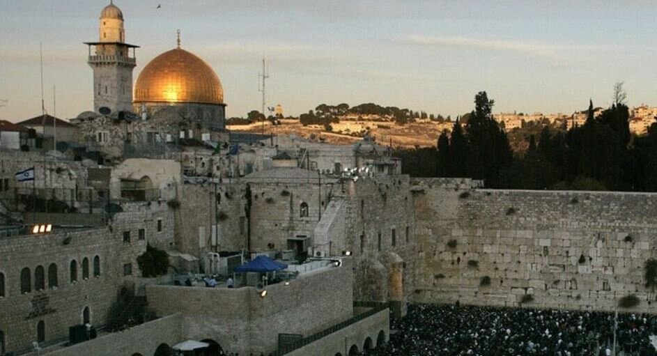 Video: Thousands of fanatic Zionists attend ceremony for destruction of Solomon's Temple at Western Wall