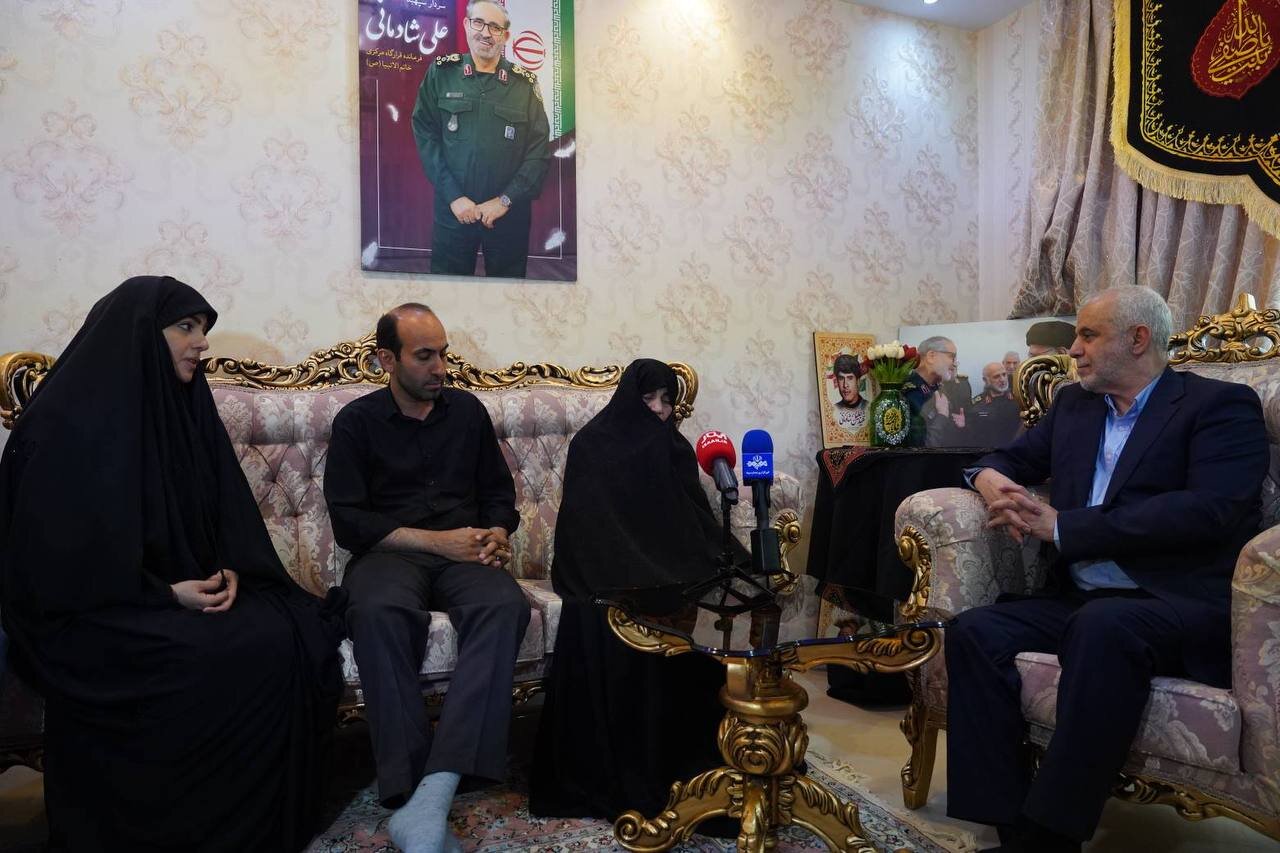 دایرةالمعارف شهدای مدافع حرم در حوزه هنری رونمایی می‌شود