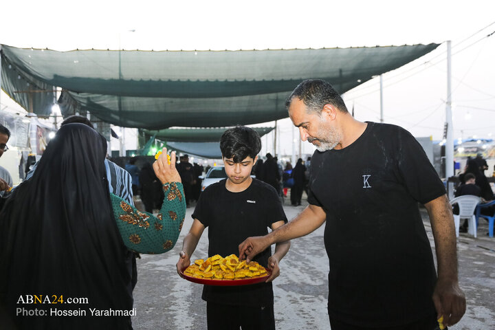 عبور زائران اربعین حسینی از مرز شلمچه