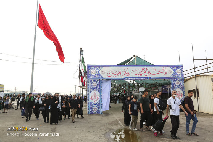 عبور زائران اربعین حسینی از مرز شلمچه