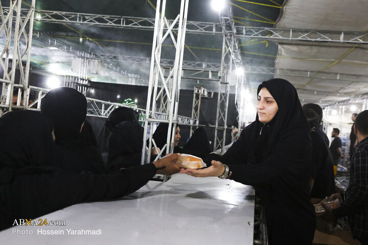 عبور زائران اربعین حسینی از مرز شلمچه