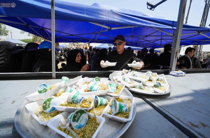 تقرير مصور/ موقع عمار بن ياسر يقدم 45 ألف وجبة يوميًّا لزائري الأربعين