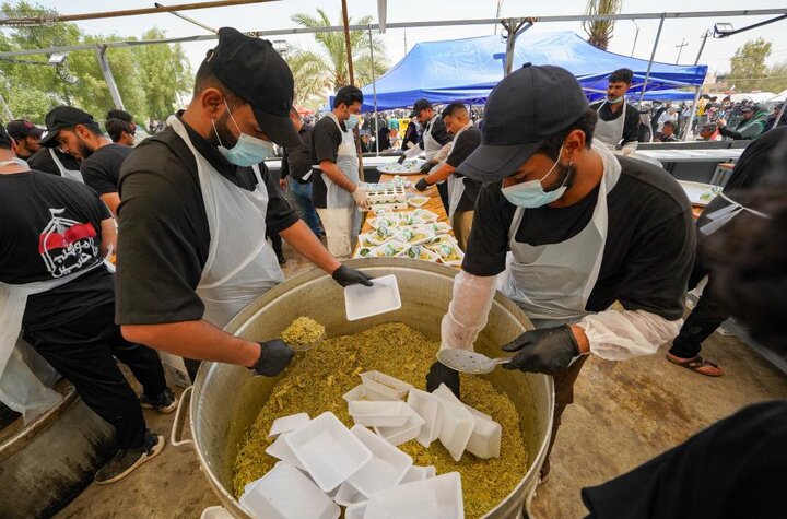 تقرير مصور/ موقع عمار بن ياسر يقدم 45 ألف وجبة يوميًّا لزائري الأربعين