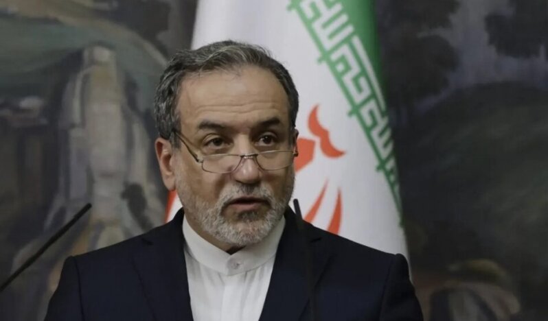 Arakçi: Hizbullah kendini savunacak yeterli güce sahip