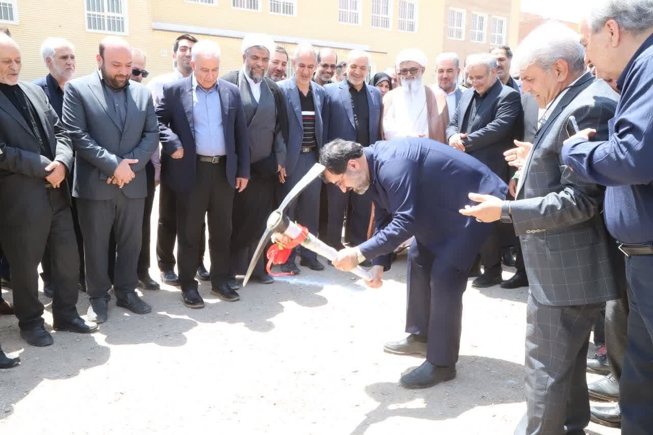 کلنگ‌زنی سه پروژه آموزشی در پردیسان قم به یاد محمد امیر اسماعیلی‌نظر