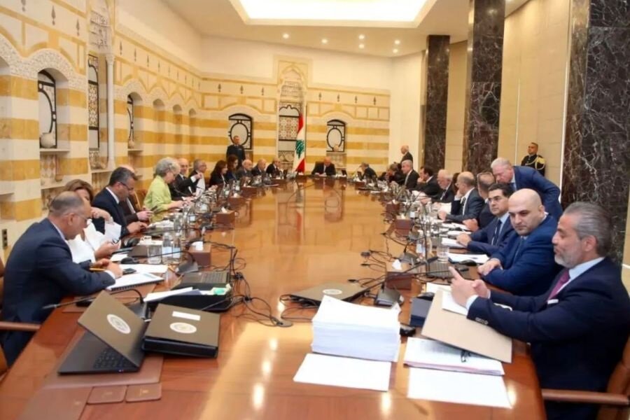 تلبية لرغبات الكيان الصهيوني..الحكومية اللبنانية تنصاع لورقة أمريكا لنزع سلاح المقاومة الاسلامية