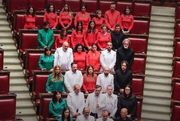 Parlemen Italia Dipenuhi Warna Palestina