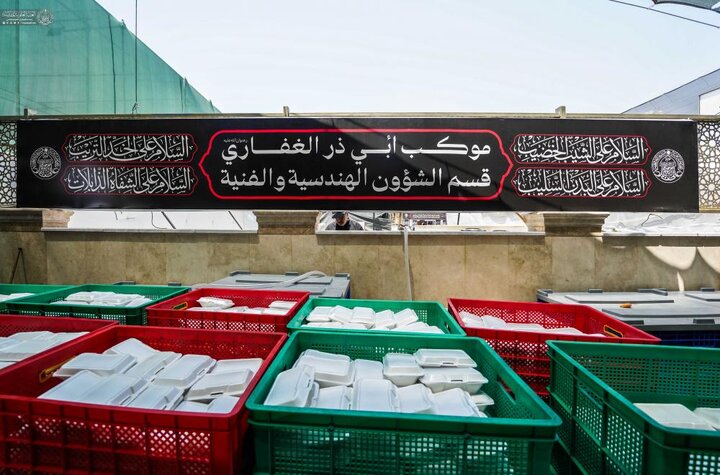 تقرير مصور/ احد مواقع الخدمية للعتبة العلويّة تقدّم أكثر من 18 ألف وجبة يوميًا لزوّار الأربعين