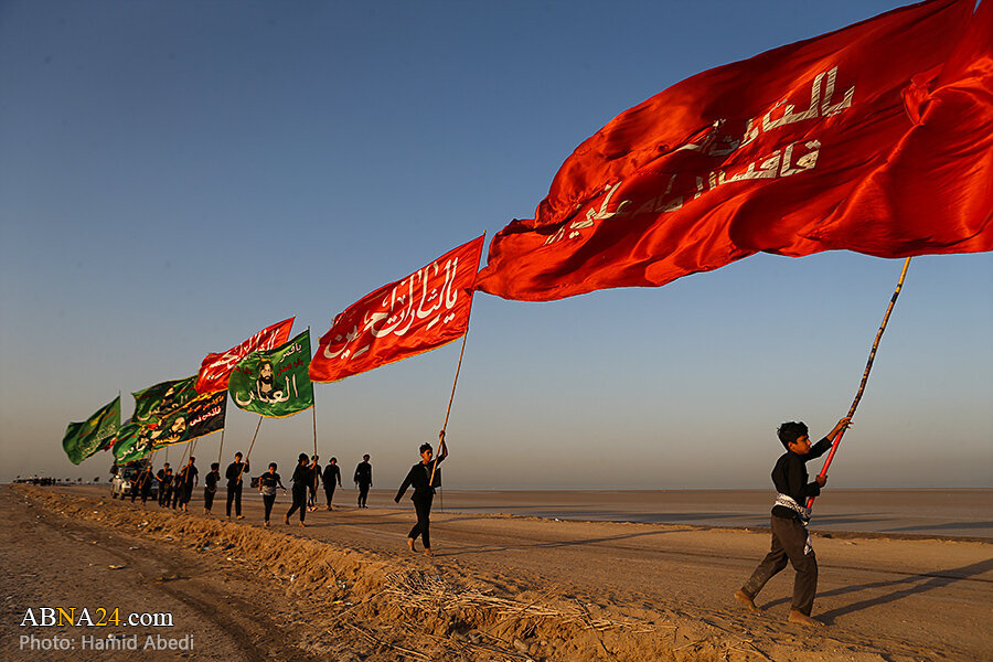 Millones de peregrinos caminan hacia Karbala para conmemorar el Arbain del Imam Hussain (P)