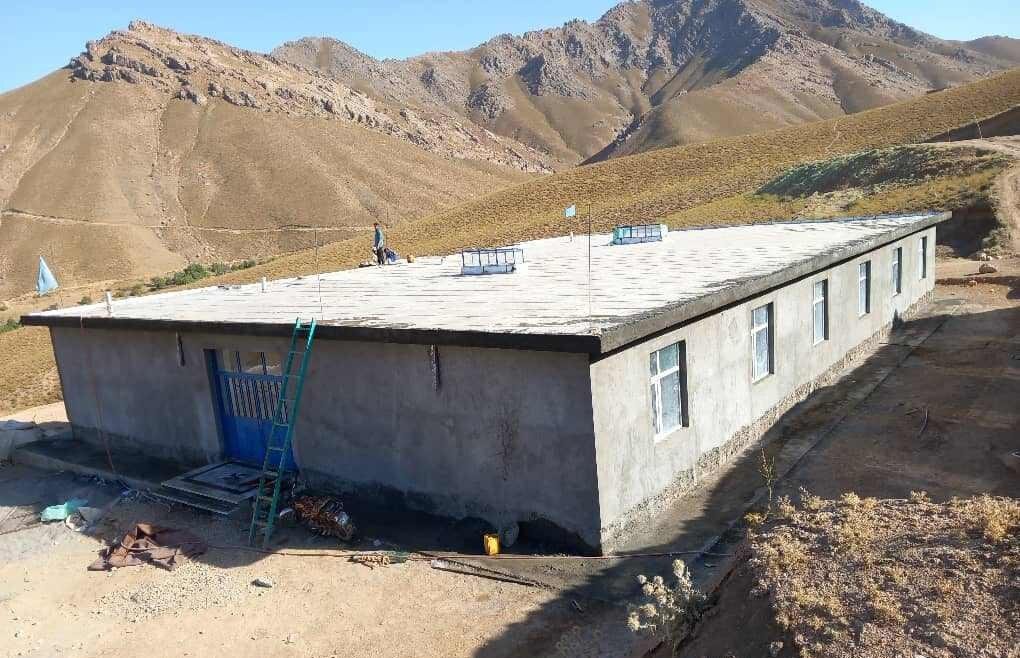 شیعیان دایکندی افغانستان با هزینه شخصی یک مدرسه دخترانه ساختند