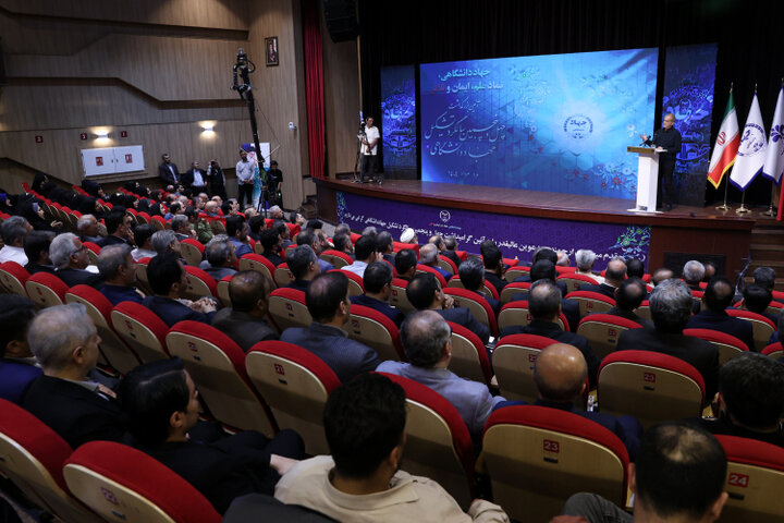 دکتر پزشکیان: امید من به جهادگران و دانشمندانی است که دغدغه کشور را دارند