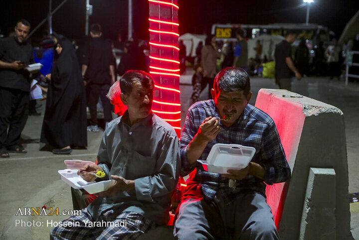 اقامت و پذیرایی زائران اربعین حسینی در موکب بنیاد مستضعفان