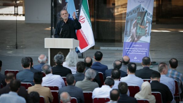 Iran President: Journalists successfully expose Zionist crimes during 12-day war