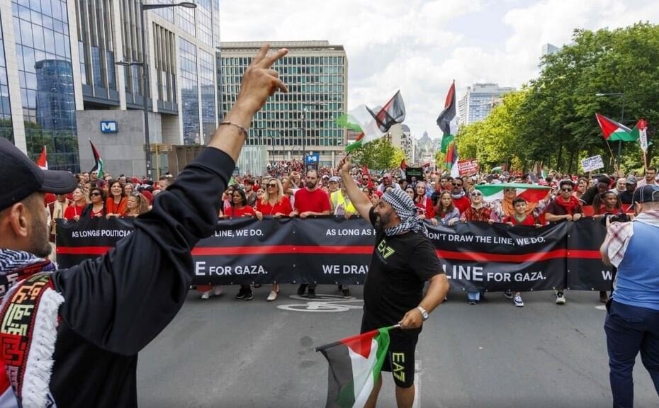 Video: Dutch Police Attack Gaza Supporters