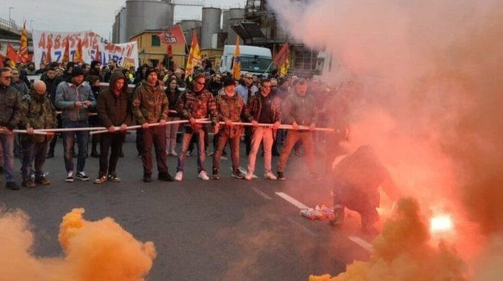 Italijanski lučki radnici odbili utovariti oružje na saudijski brod koji je plovio za Izrael