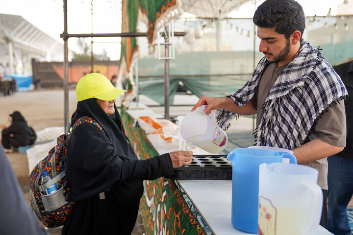 تقرير مصور/ موکب العتبة الرضویة المقدسة في منفذ مهران الحدودي