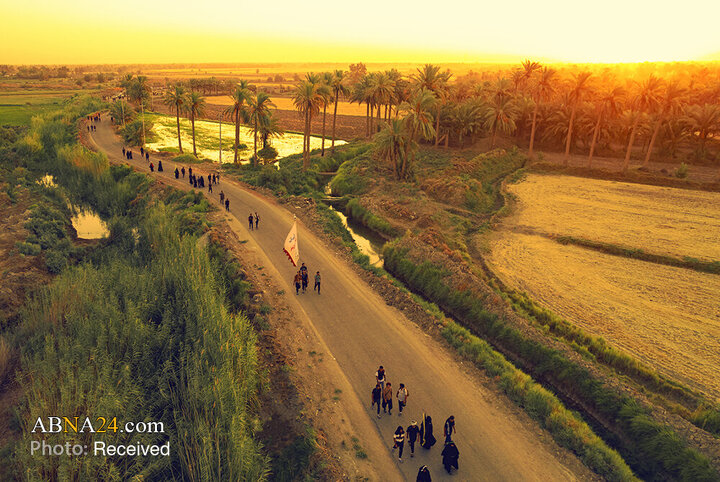زائران اربعین حسینی در مسیر کربلا
